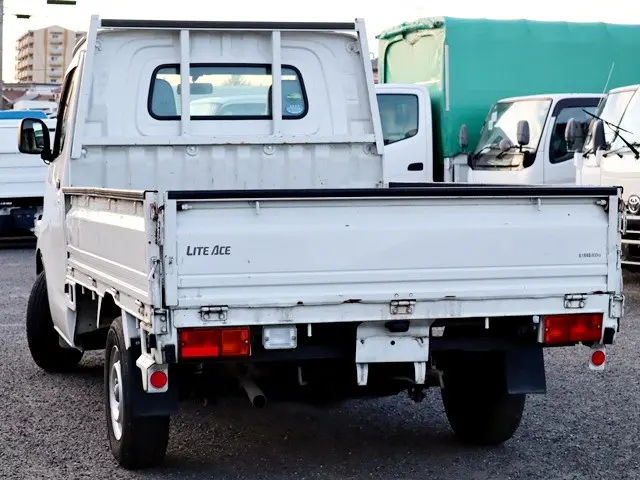 トヨタ ライトエーストラック DBF-S402U(2WD)の写真2