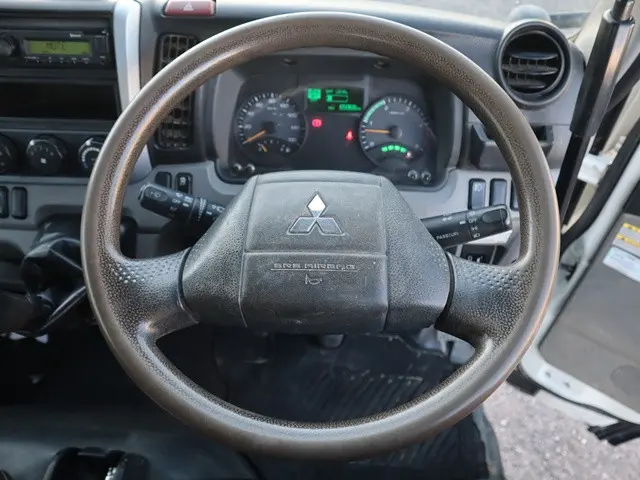 三菱 キャンター 2PG-FBA60(2WD)の写真4