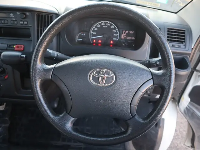 トヨタ タウンエーストラック 5BF-S403U(2WD)の写真4