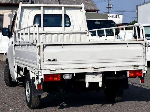 トヨタ ライトエーストラック DBF-S40U(2WD)の写真2
