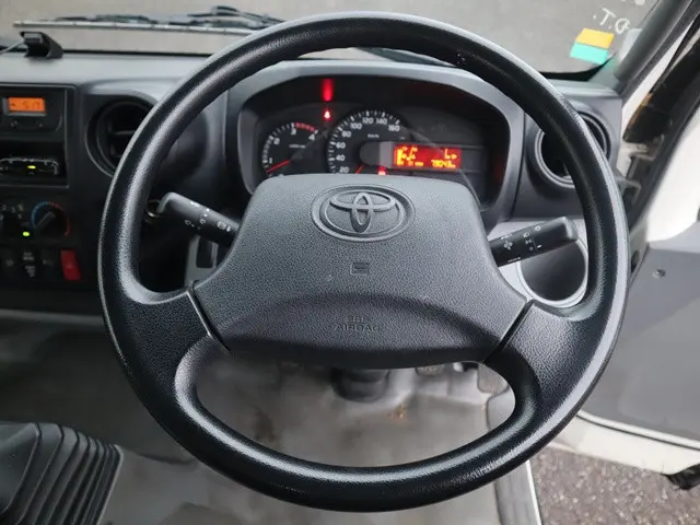 トヨタ ダイナ TKG-XZU712(2WD)の写真4