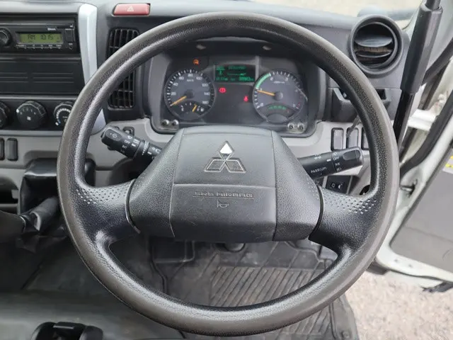三菱 キャンター 2RG-FBA60(2WD)の写真4