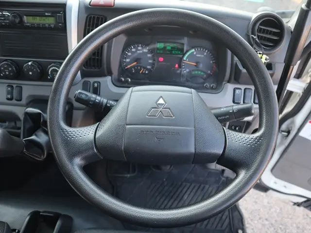 三菱 キャンター 2RG-FBA30(2WD)の写真4