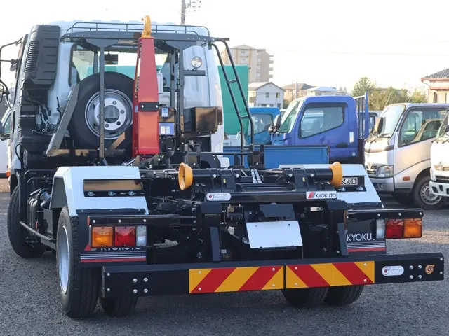 三菱 ファイター 2KG-FK72F(2WD)の写真2