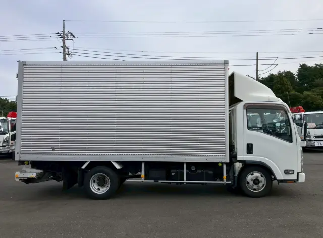 いすゞ エルフ TKG-NMR85AN(2WD)の写真4