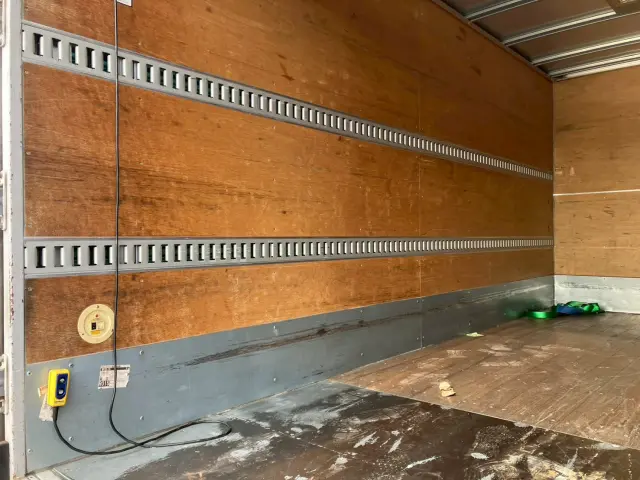 いすゞ エルフ TKG-NMR85AN(2WD)の写真7