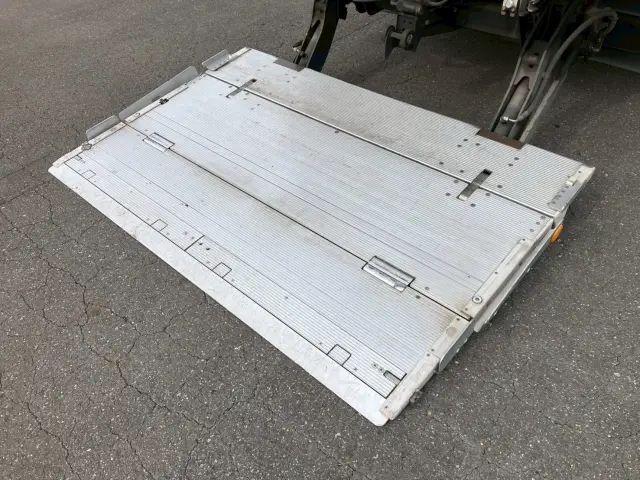 いすゞ エルフ TKG-NMR85AN(2WD)の写真8