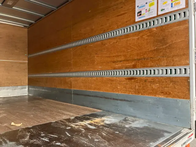 いすゞ エルフ TKG-NMR85AN(2WD)の写真16