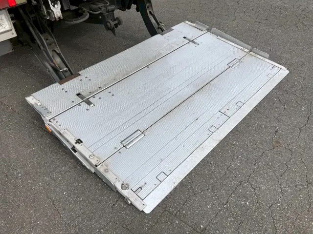 いすゞ エルフ TKG-NMR85AN(2WD)の写真17