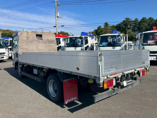 いすゞ エルフ TRG-NMR85AR(2WD)の写真10