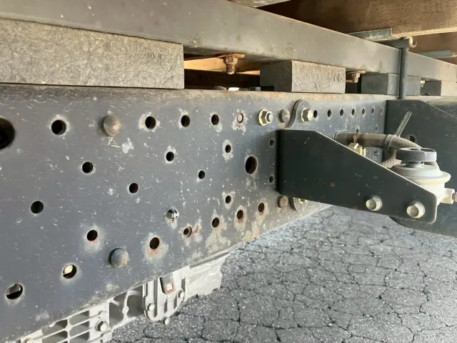 いすゞ エルフ TRG-NMR85AR(2WD)の写真14