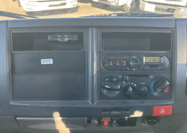 いすゞ エルフ TRG-NMR85AR(2WD)の写真28