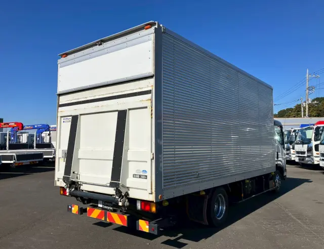 いすゞ エルフ TRG-NPR85ANの写真5