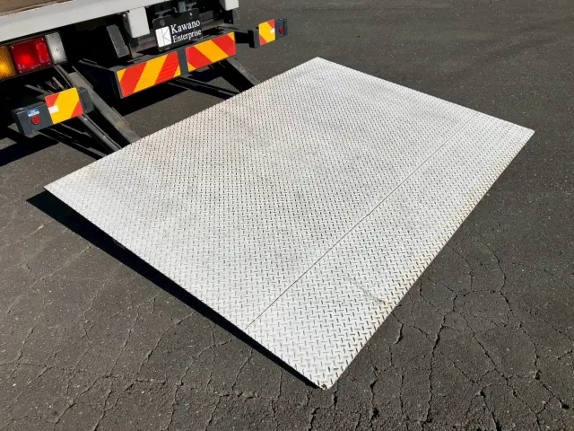 いすゞ エルフ TRG-NPR85ANの写真16