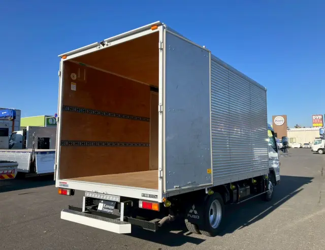 三菱 キャンター TPG-FEB50(2WD)の写真6