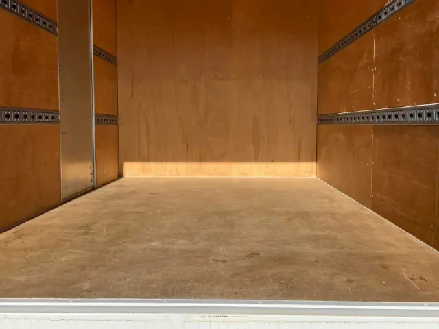 三菱 キャンター TPG-FEB50(2WD)の写真11