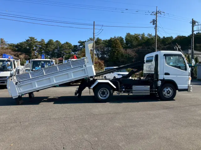 三菱 キャンター 2PG-FEBM0(2WD)の写真9