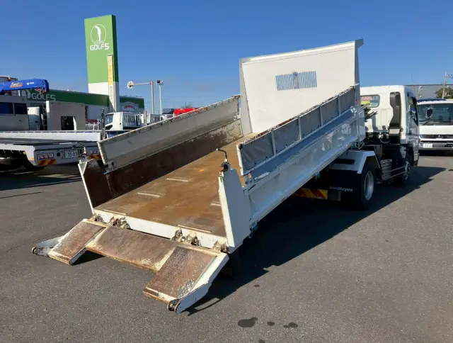 三菱 キャンター 2PG-FEBM0(2WD)の写真13