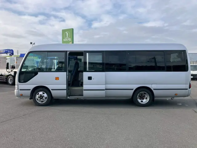 トヨタ コースター SKG-XZB50(2WD)の写真9