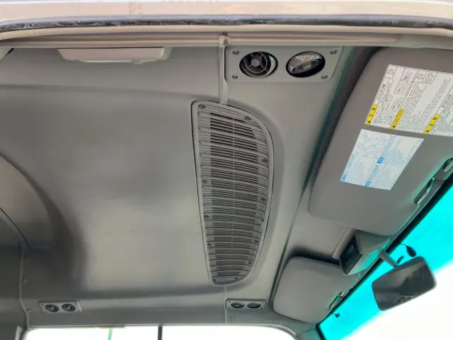 トヨタ コースター SKG-XZB50(2WD)の写真17