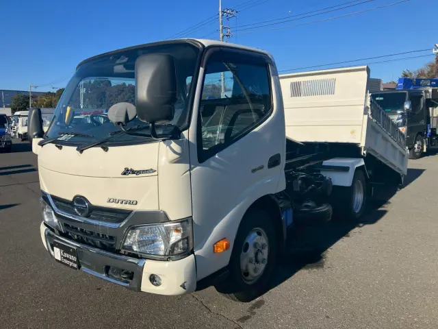 日野 デュトロ TKG-XZU620T(2WD)の写真1