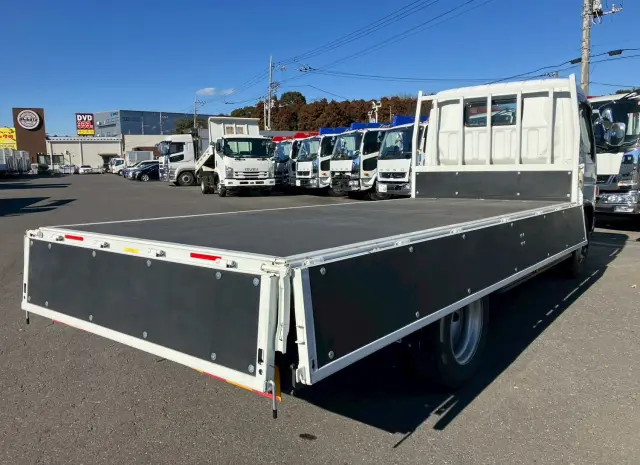 三菱 キャンター TPG-FEA80(2WD)の写真7