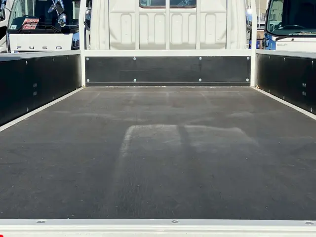 三菱 キャンター TPG-FEA80(2WD)の写真10