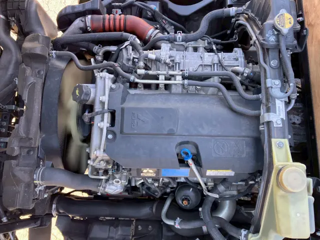 三菱 キャンター TPG-FEA80(2WD)の写真15