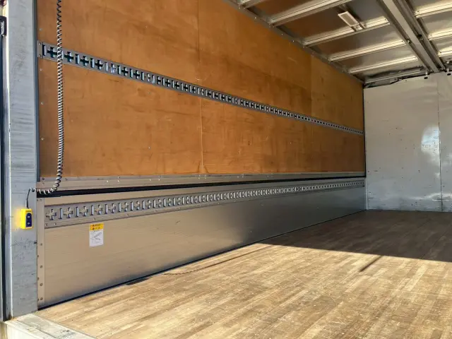 三菱 ファイター 2KG-FK65F(2WD)の写真9