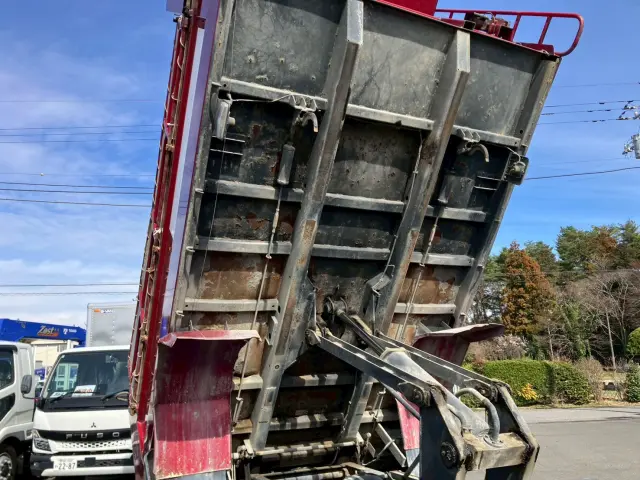 いすゞ フォワード LKG-FTR90S2(2WD)の写真17