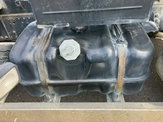 いすゞ フォワード LKG-FTR90S2(2WD)の写真23