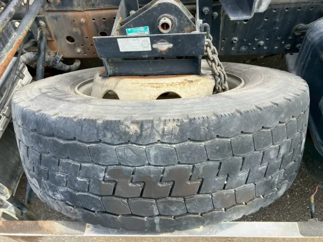 いすゞ フォワード LKG-FTR90S2(2WD)の写真24