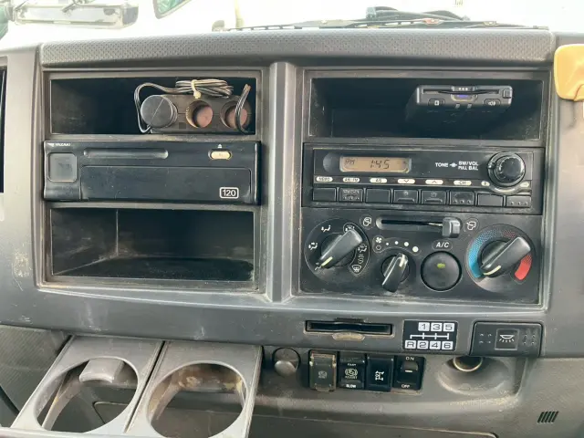 いすゞ フォワード LKG-FTR90S2(2WD)の写真31