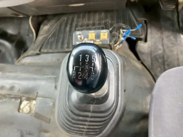 いすゞ フォワード LKG-FTR90S2(2WD)の写真35