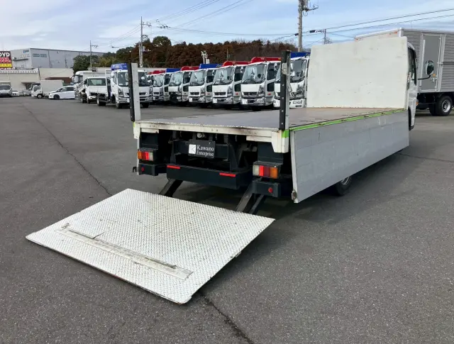 三菱 キャンター TPG-FEA50(2WD)の写真7