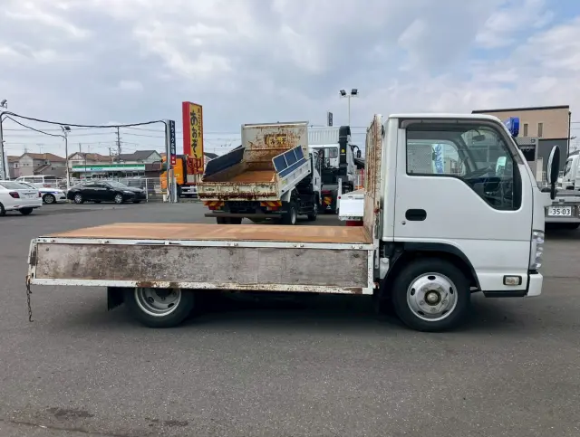 いすゞ エルフ TRG-NKR85A(2WD)の写真5