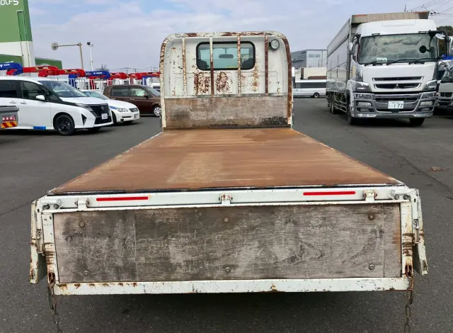 いすゞ エルフ TRG-NKR85A(2WD)の写真9