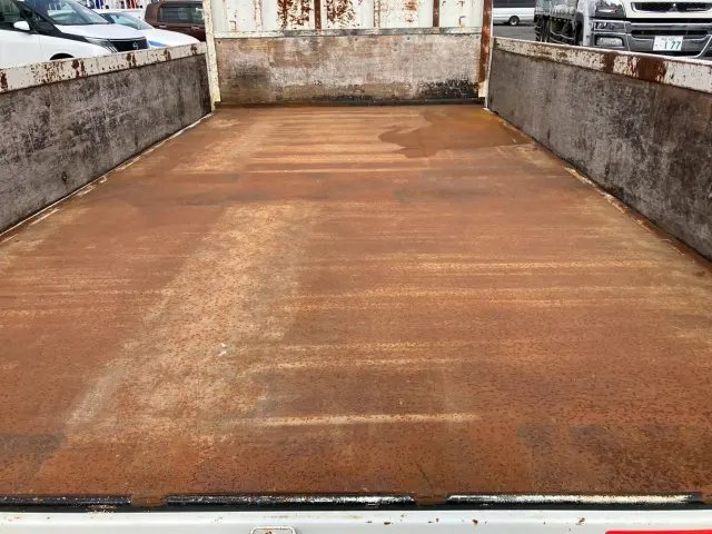 いすゞ エルフ TRG-NKR85A(2WD)の写真10