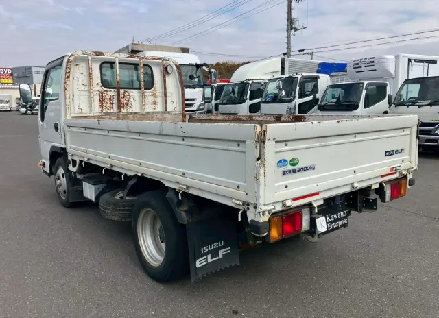 いすゞ エルフ TRG-NKR85A(2WD)の写真11