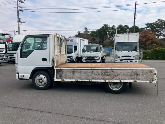 いすゞ エルフ TRG-NKR85A(2WD)の写真14