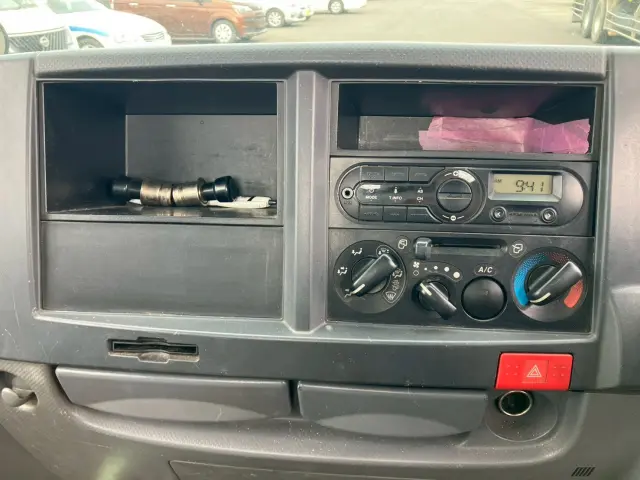 いすゞ エルフ TRG-NKR85A(2WD)の写真28