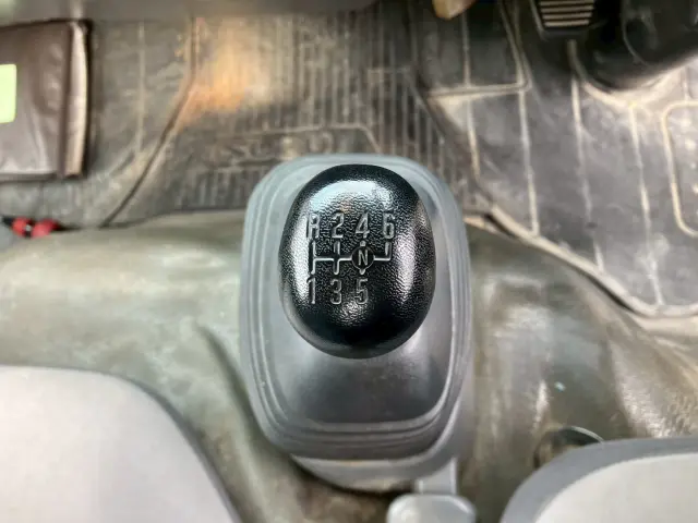 いすゞ エルフ TRG-NKR85A(2WD)の写真30