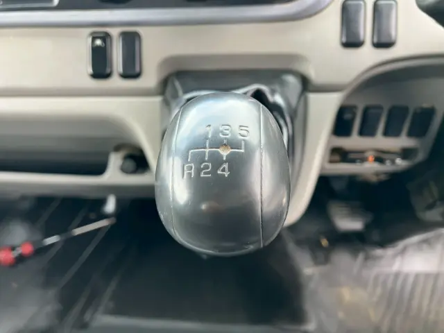 三菱 キャンター TPG-FBA60(2WD)の写真32