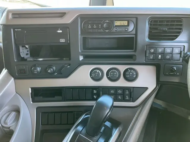 ＵＤ クオン 2PG-CG5CA(8x4)の写真41