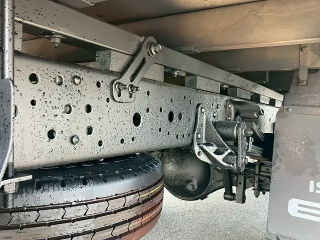 いすゞ エルフ TPG-FBA20(2WD)の写真18