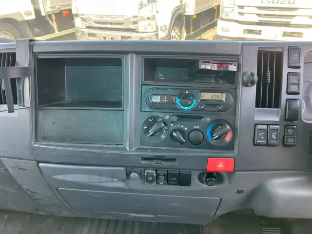 いすゞ エルフ TPG-FBA20(2WD)の写真29