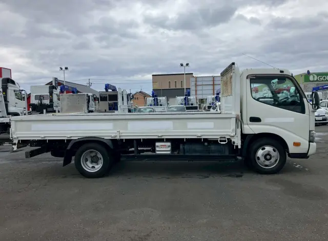 日野 デュトロ 2RG-XZU655M(2WD)の写真4