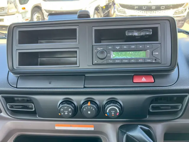 三菱 キャンター 2PG-FEB80(2WD)の写真30