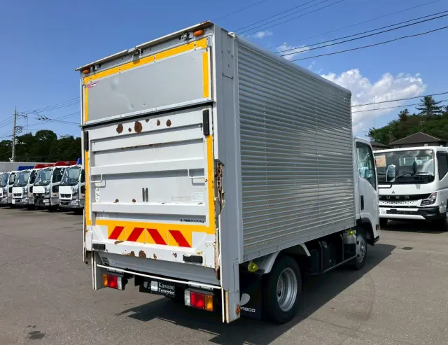 いすゞ エルフ TPG-NMR85AN(2WD)の写真5