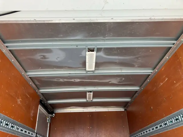 いすゞ エルフ TPG-NMR85AN(2WD)の写真13